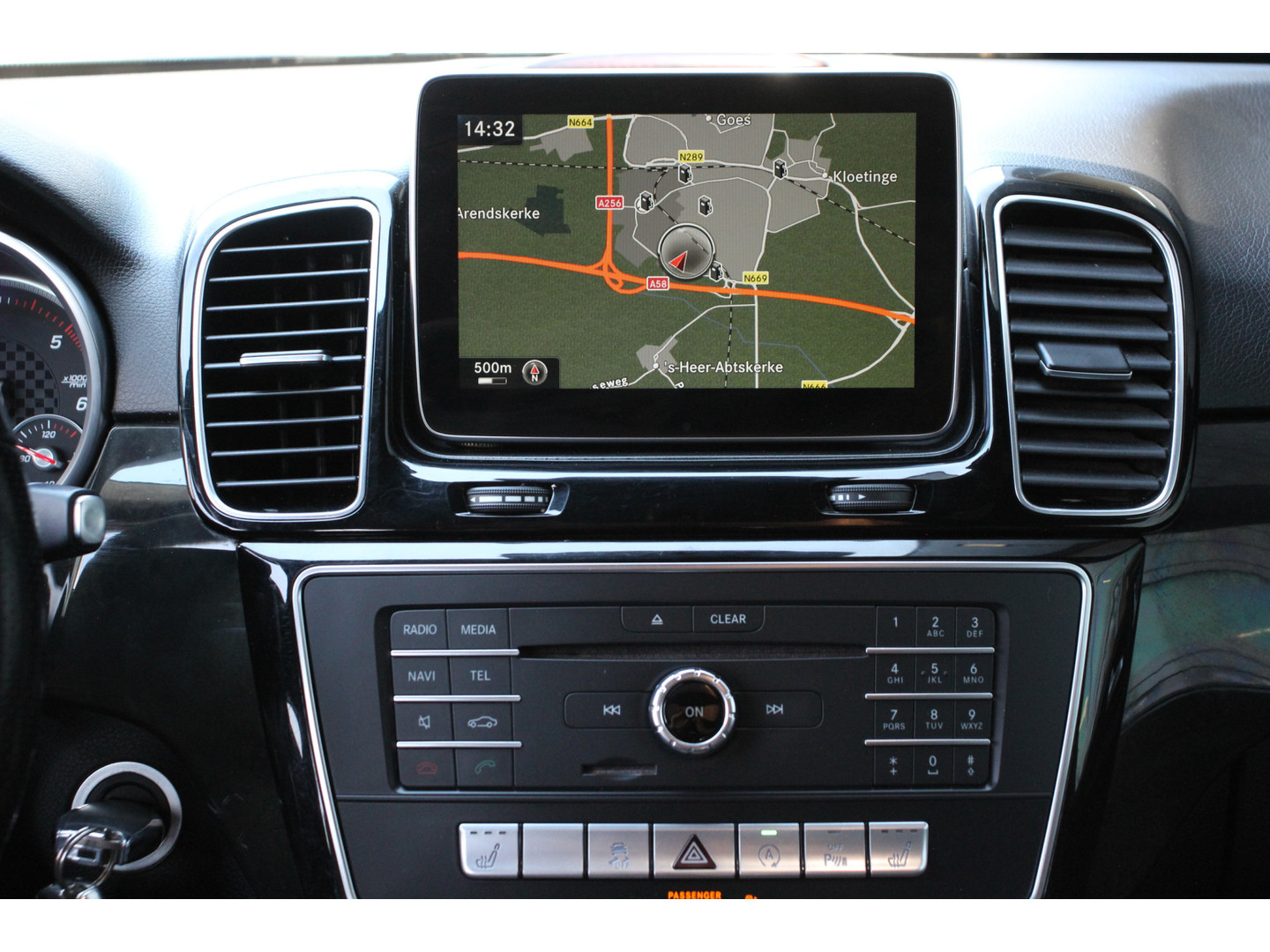 Mercedes-Benz Mercedes-Benz