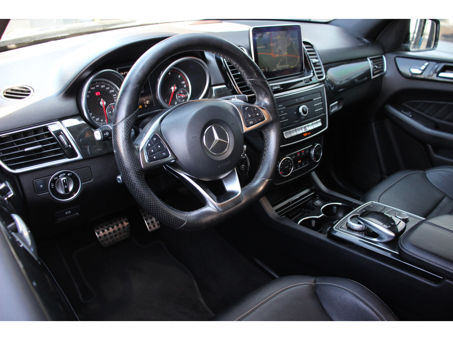 Mercedes-Benz Mercedes-Benz