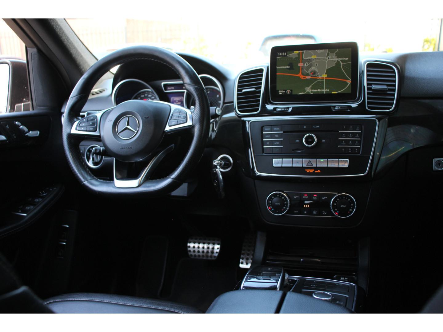 Mercedes-Benz Mercedes-Benz