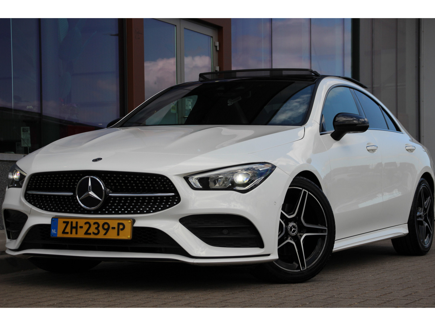 Mercedes-Benz Mercedes-Benz