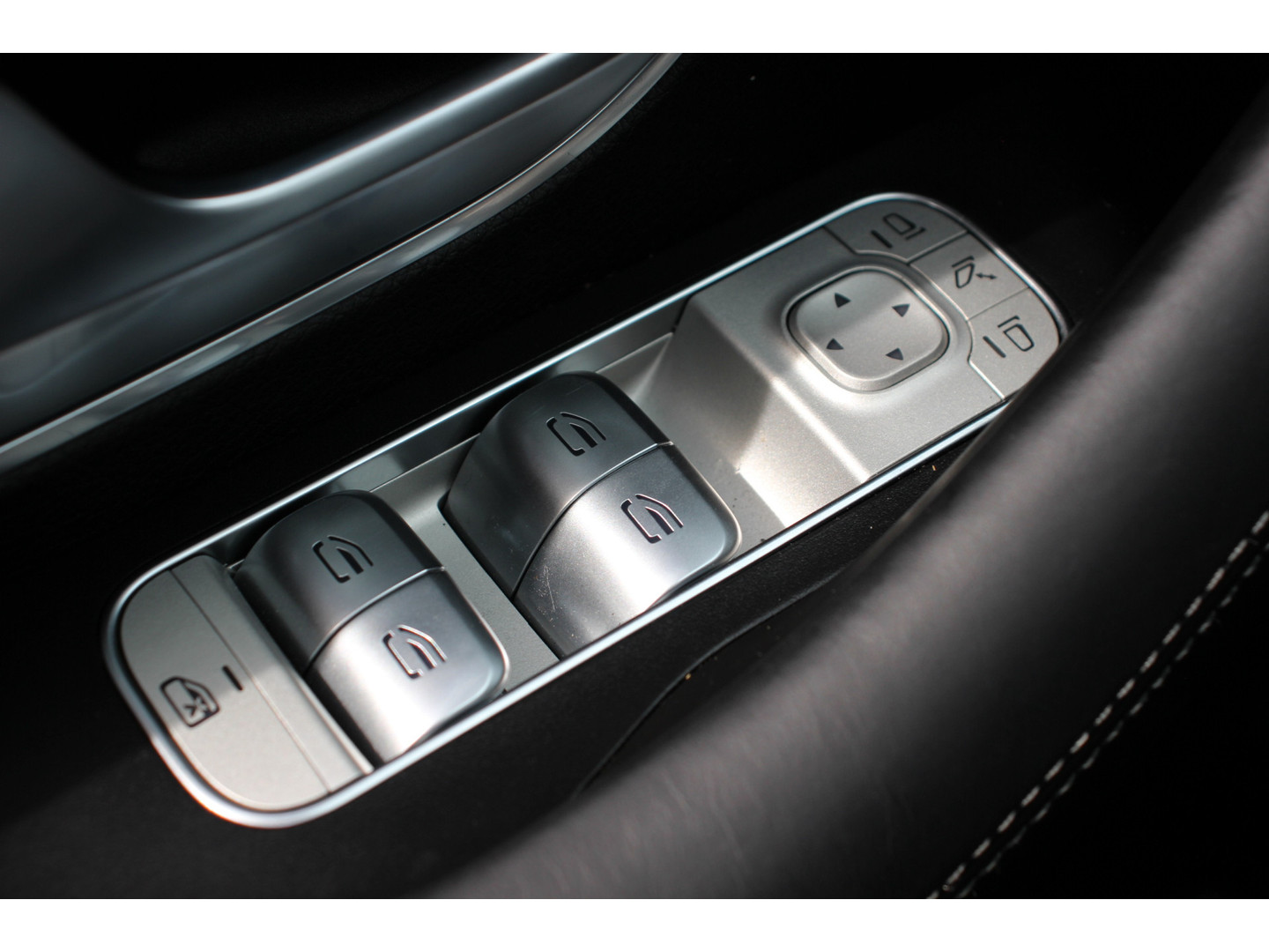 Mercedes-Benz Mercedes-Benz