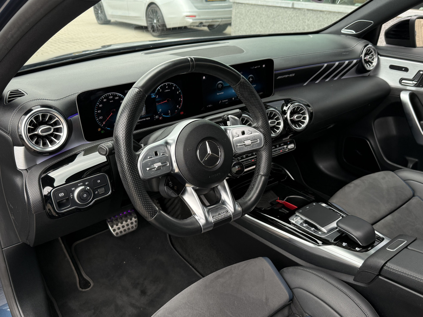 Mercedes-Benz Mercedes-Benz