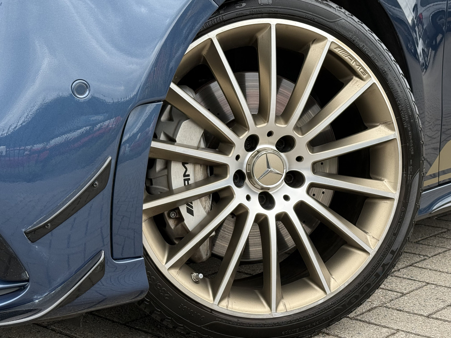 Mercedes-Benz Mercedes-Benz