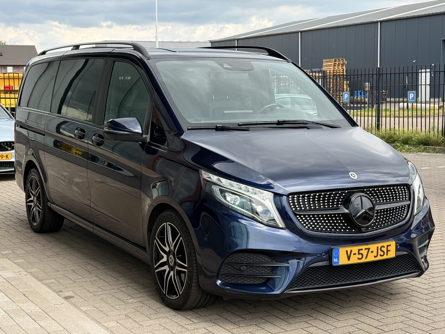Mercedes-Benz Mercedes-Benz