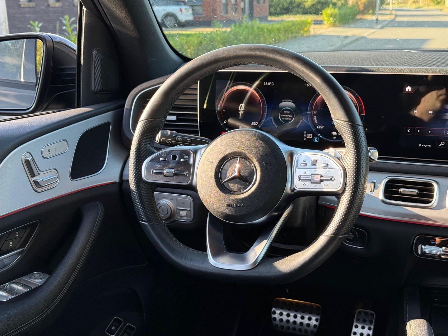 Mercedes-Benz Mercedes-Benz