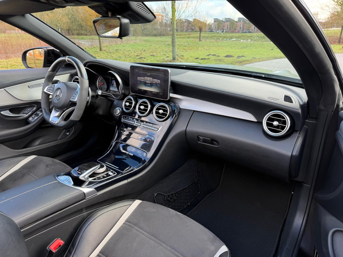 Mercedes-Benz Mercedes-Benz