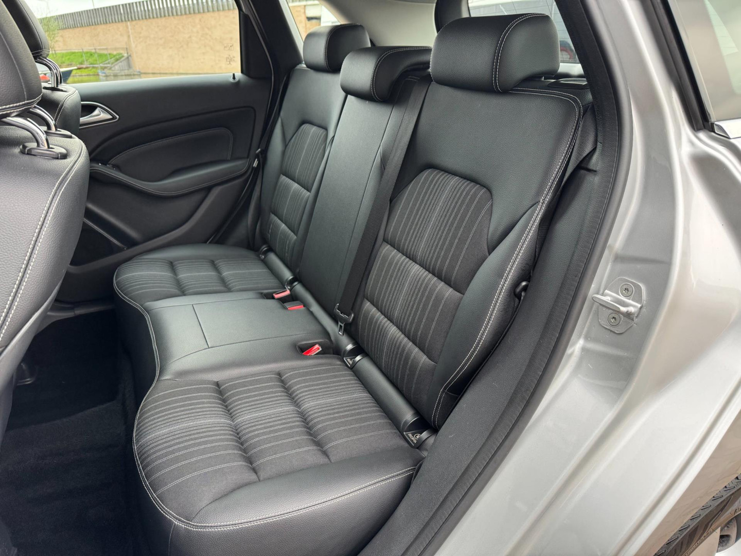 Mercedes-Benz Mercedes-Benz