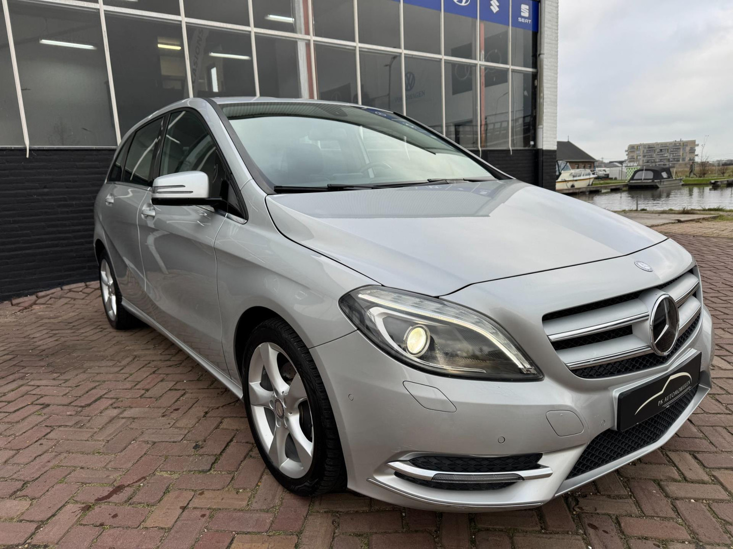 Mercedes-Benz Mercedes-Benz