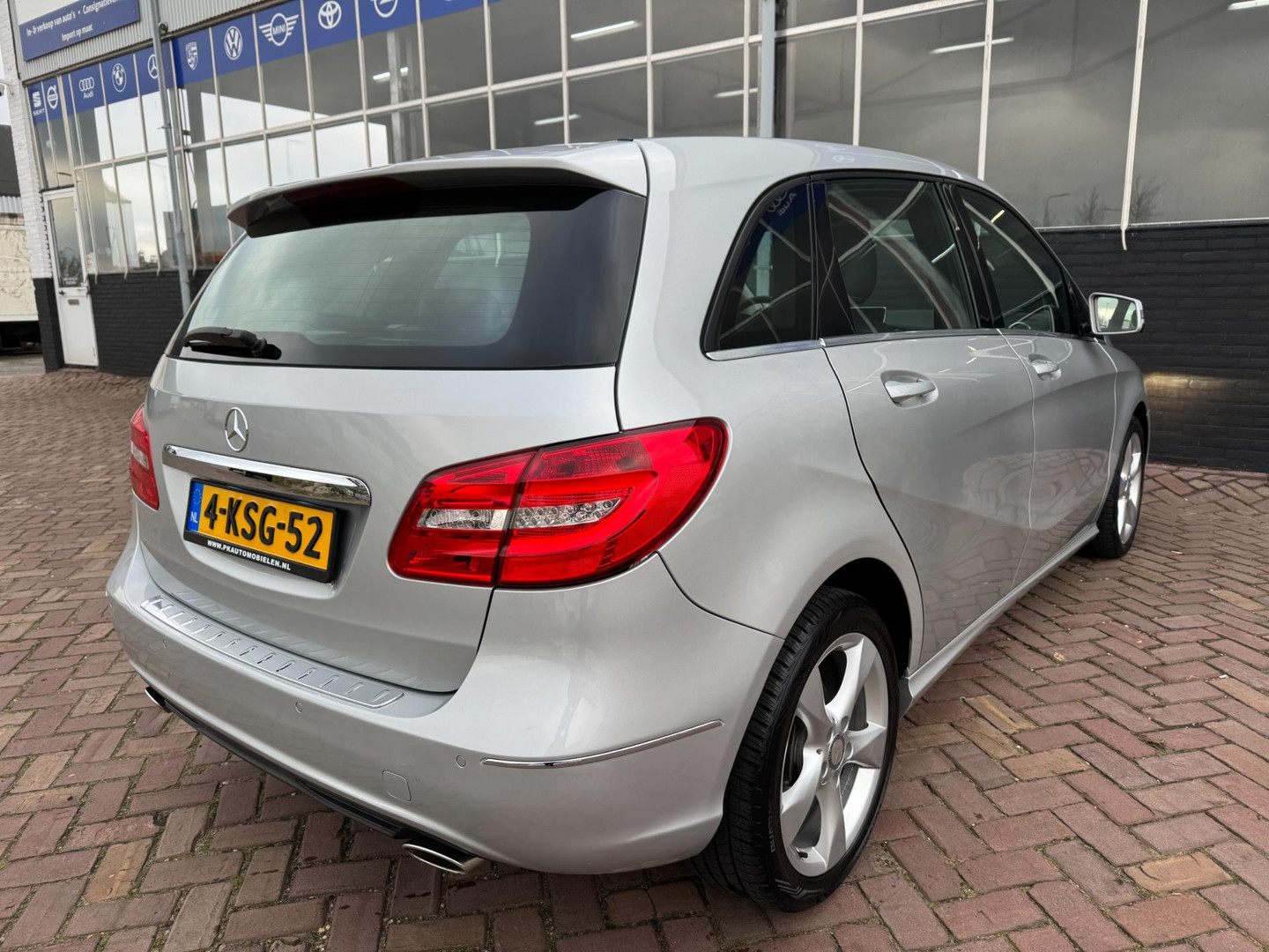 Mercedes-Benz Mercedes-Benz