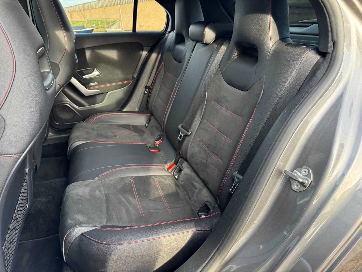 Mercedes-Benz Mercedes-Benz