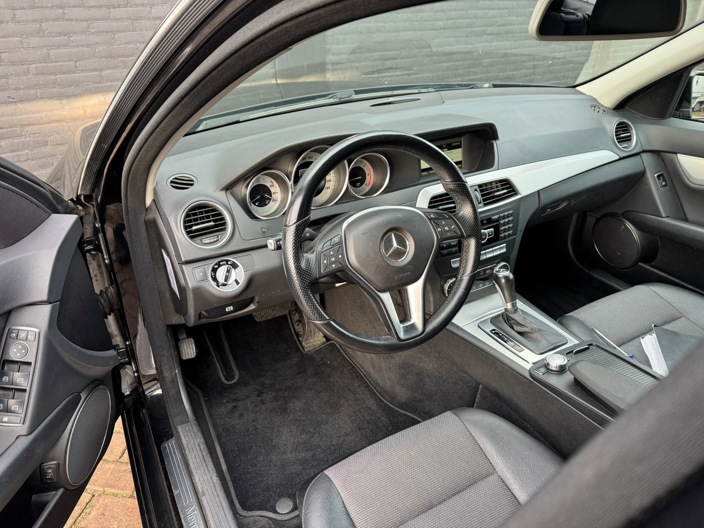 Mercedes-Benz Mercedes-Benz