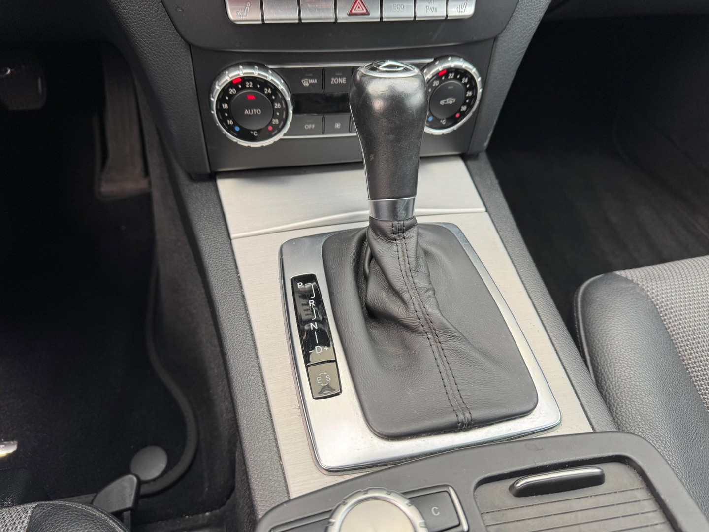 Mercedes-Benz Mercedes-Benz