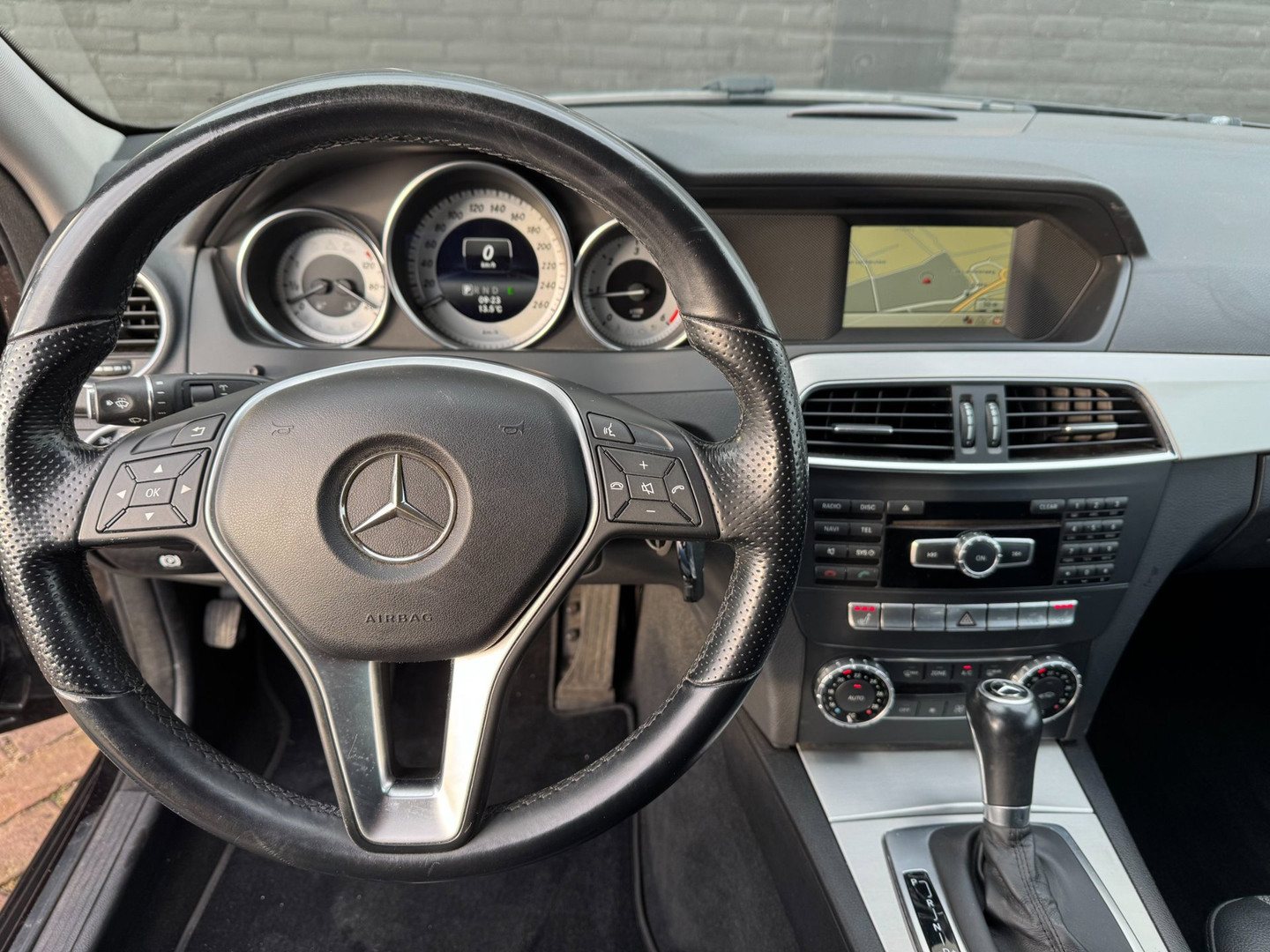 Mercedes-Benz Mercedes-Benz