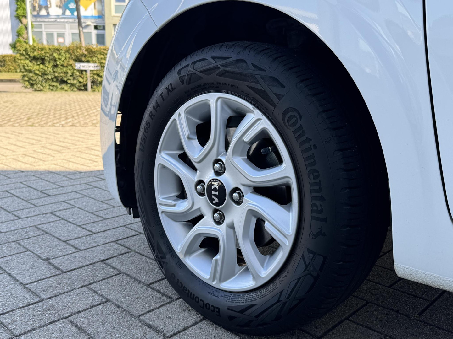 Kia