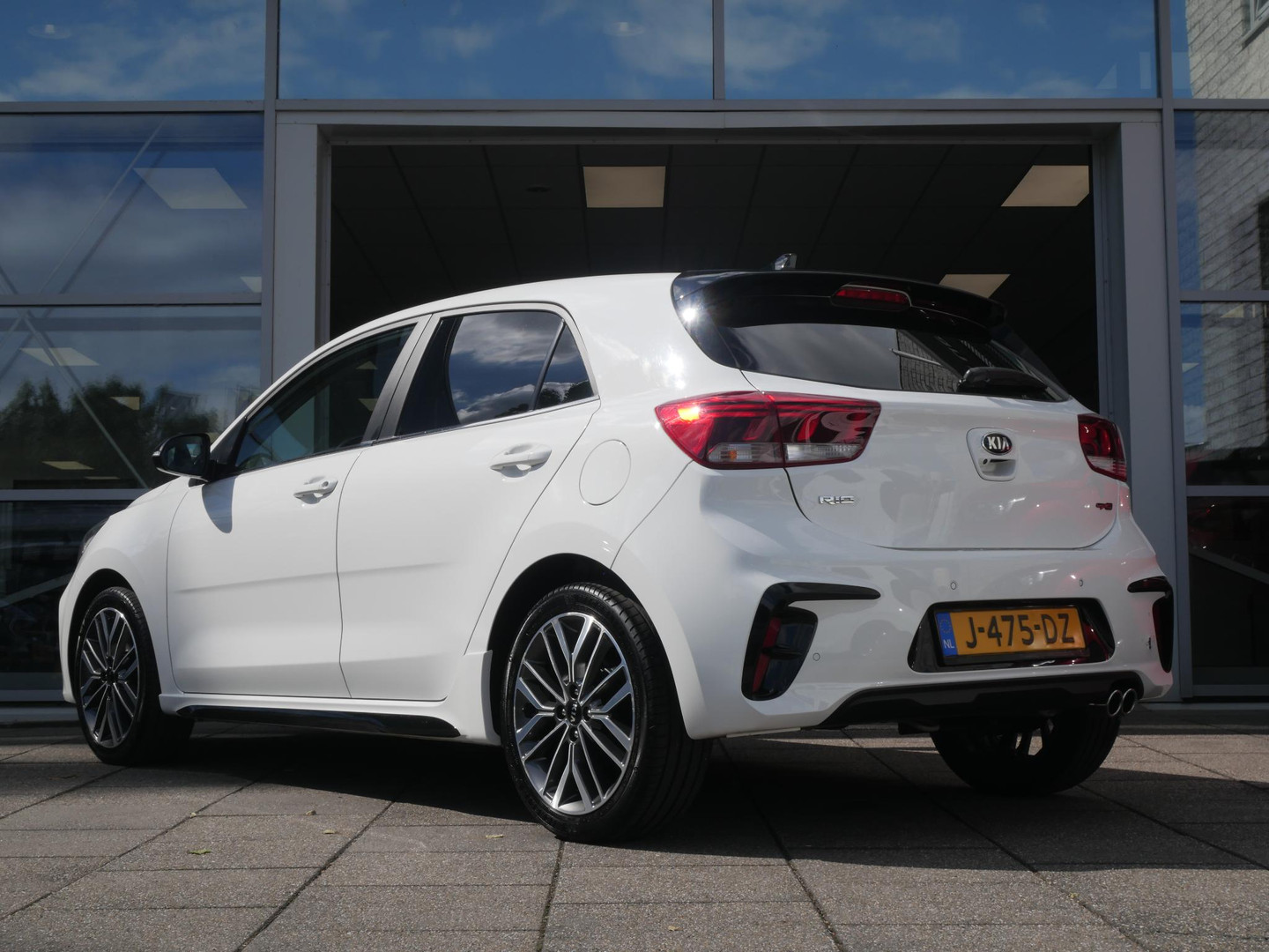 Kia