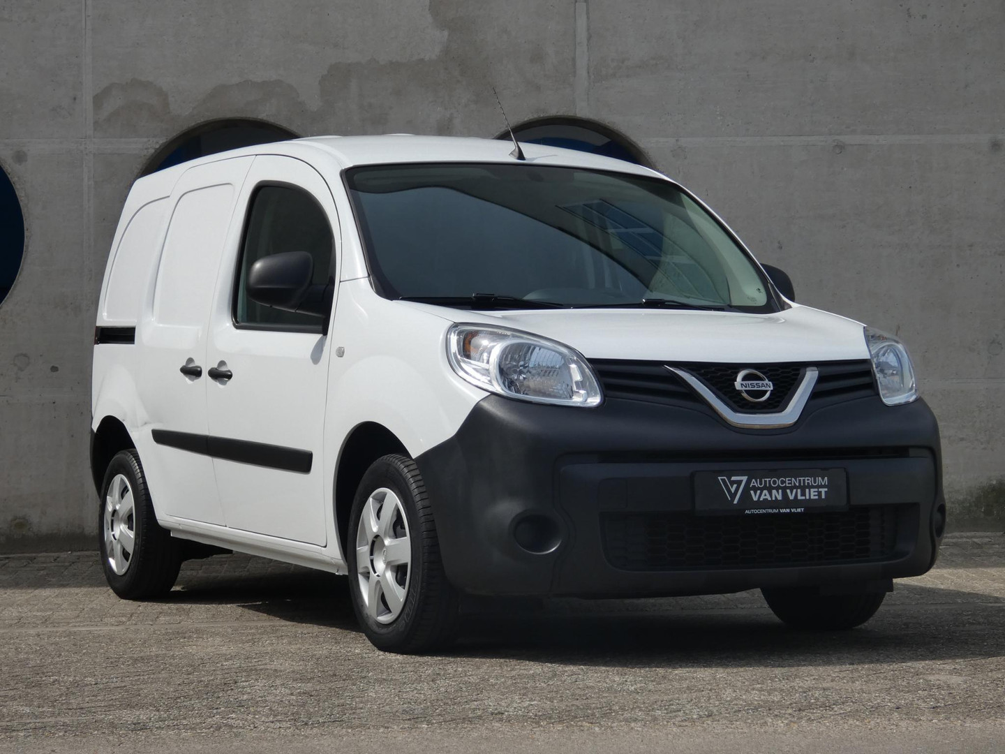 Nissan Nissan