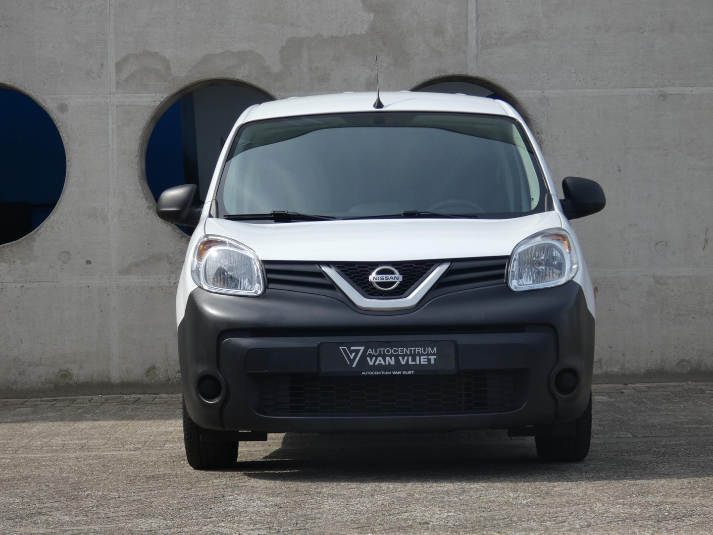 Nissan Nissan