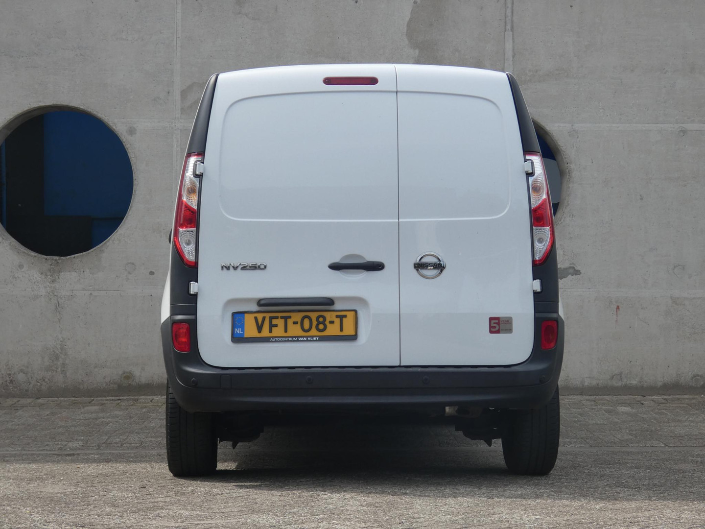 Nissan Nissan