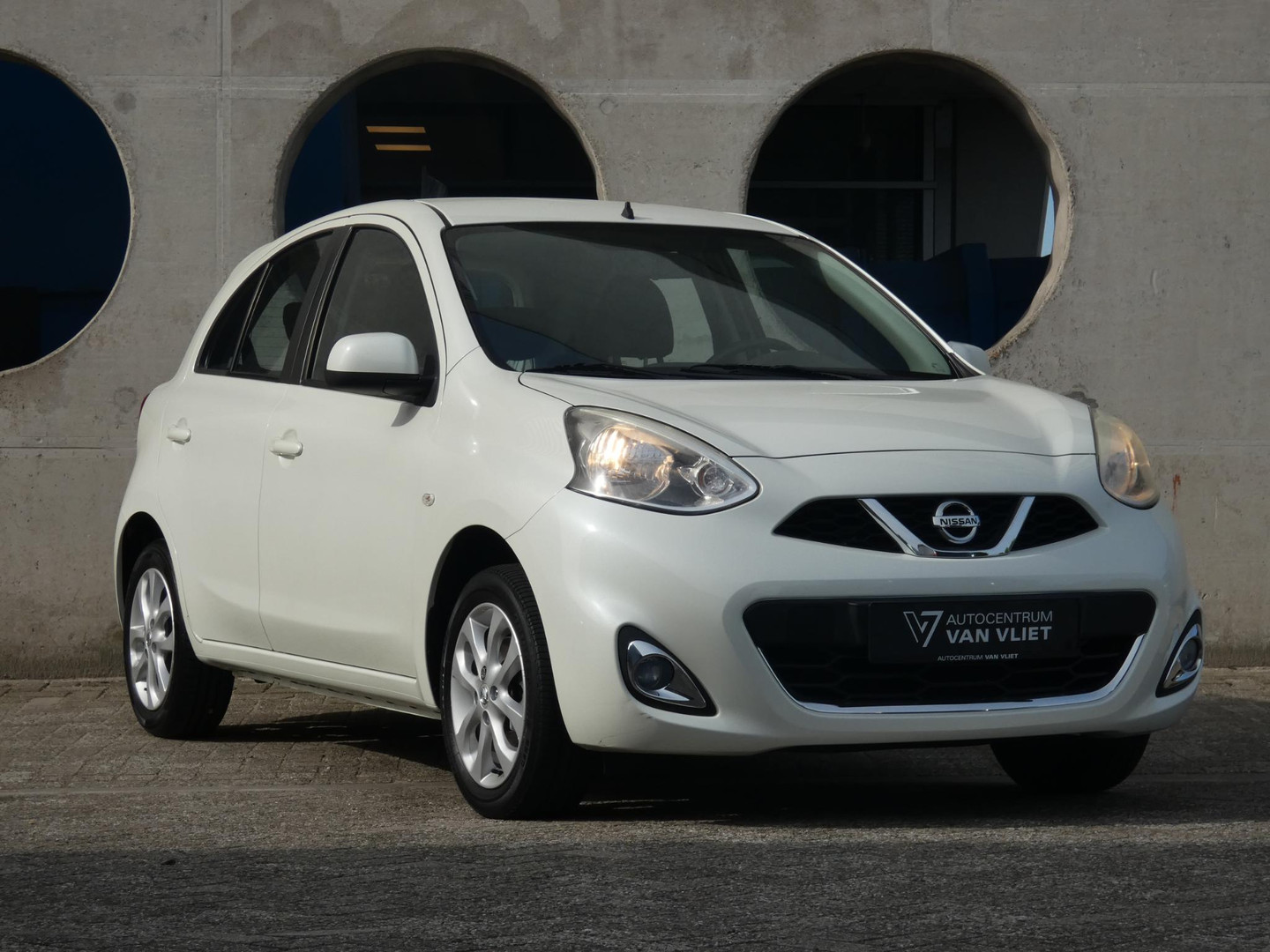 Nissan Nissan