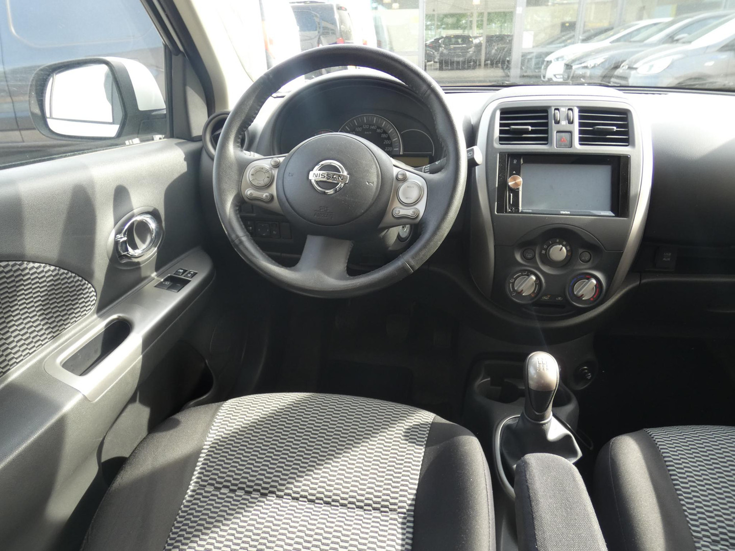 Nissan Nissan