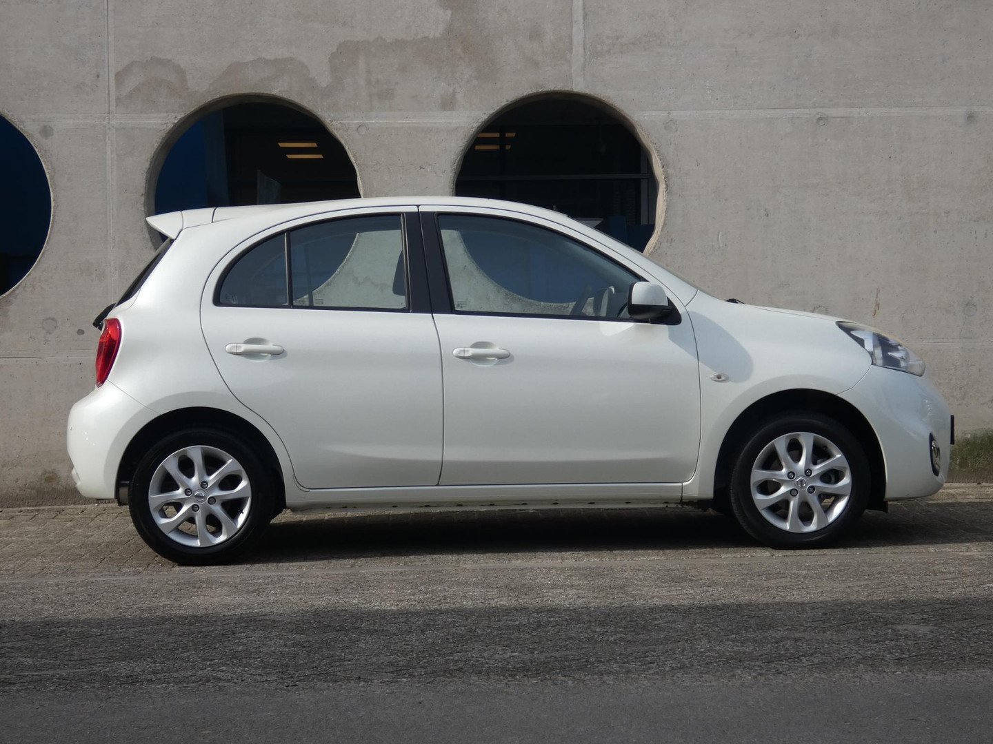 Nissan Nissan
