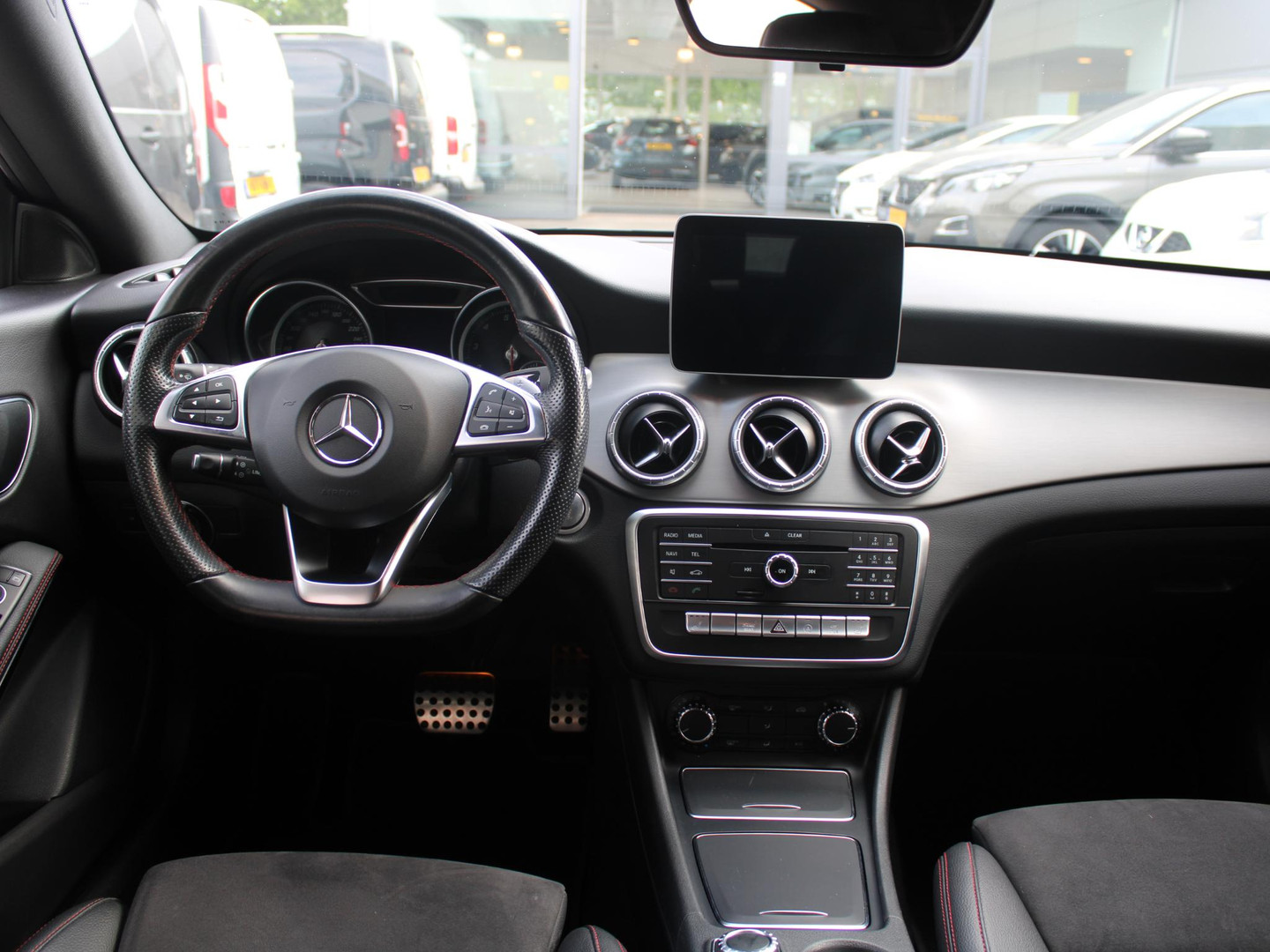 Mercedes-Benz Mercedes-Benz