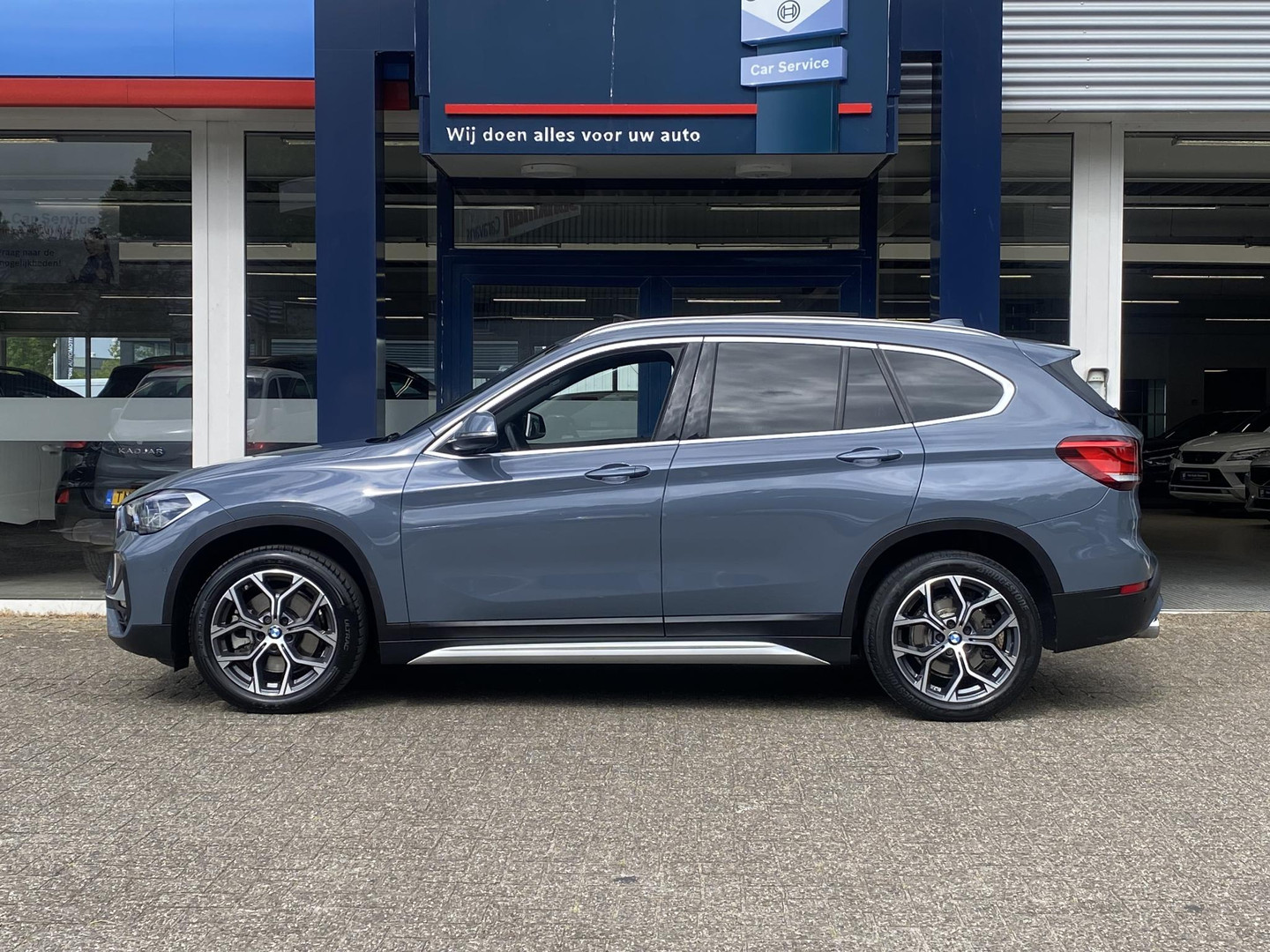 BMW BMW