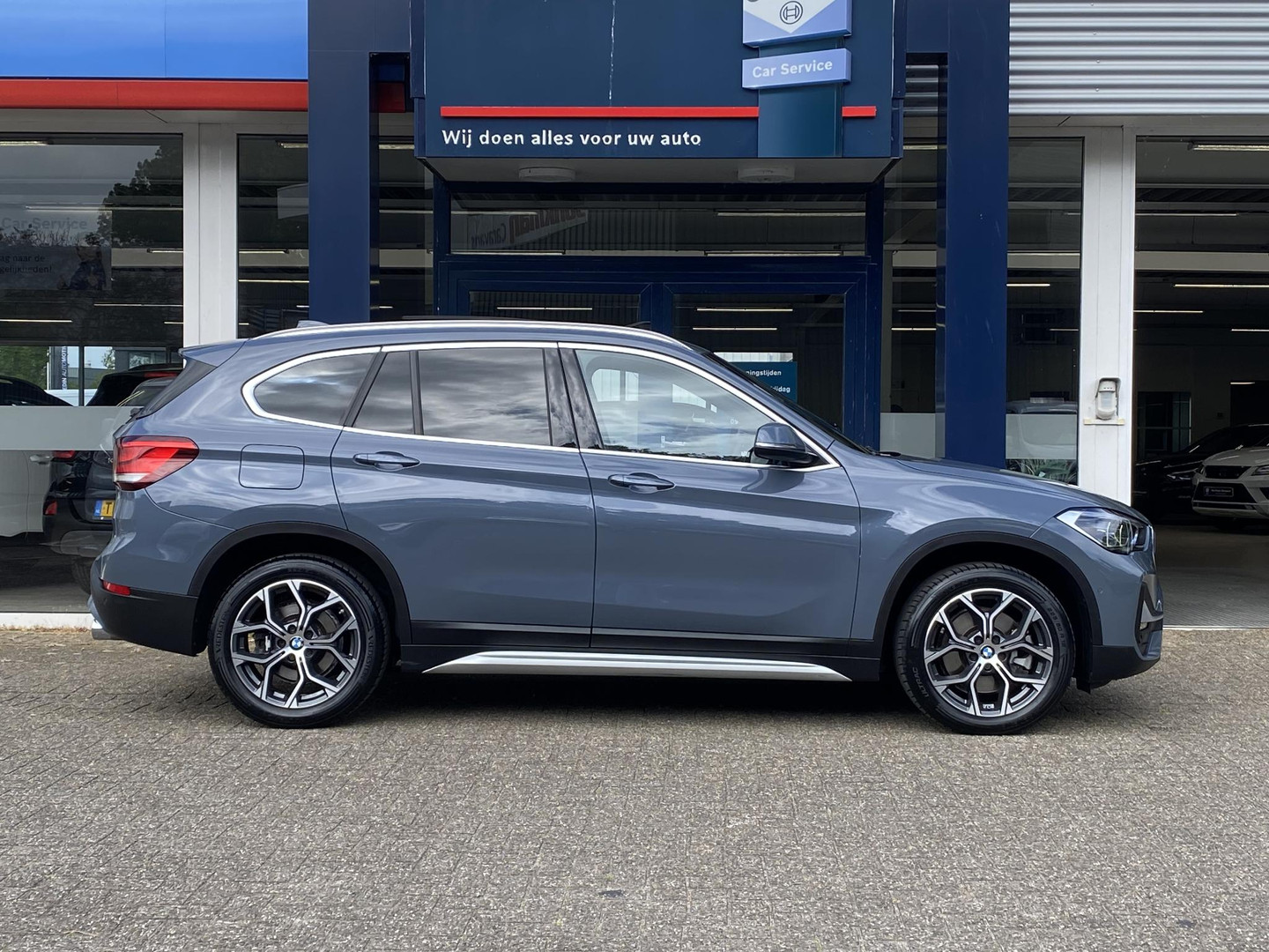 BMW BMW