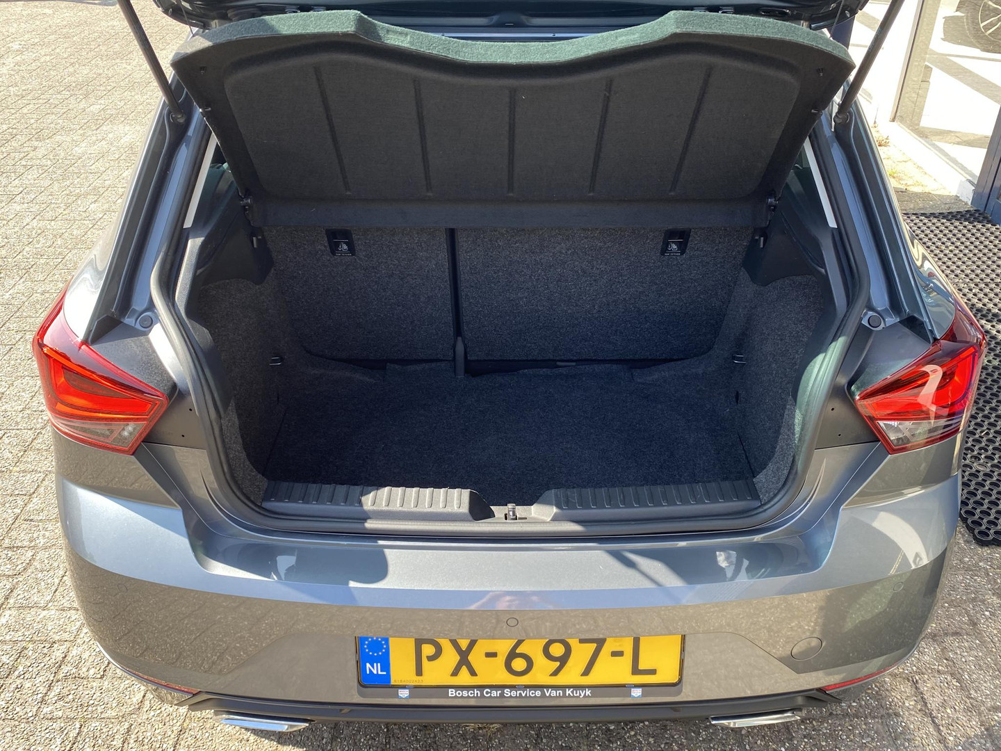 SEAT SEAT