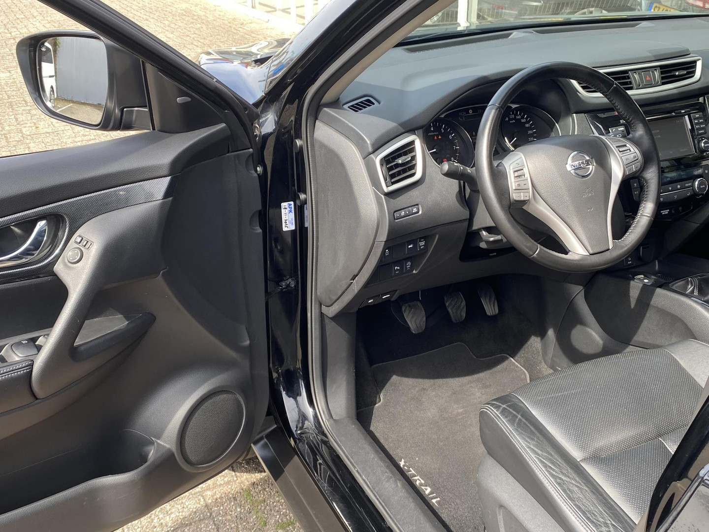 Nissan Nissan