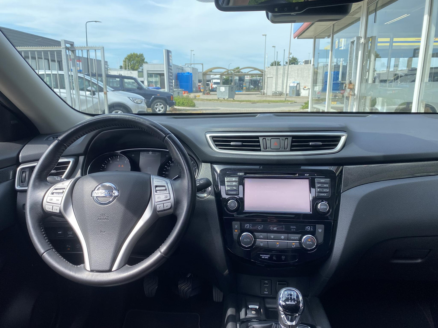 Nissan Nissan