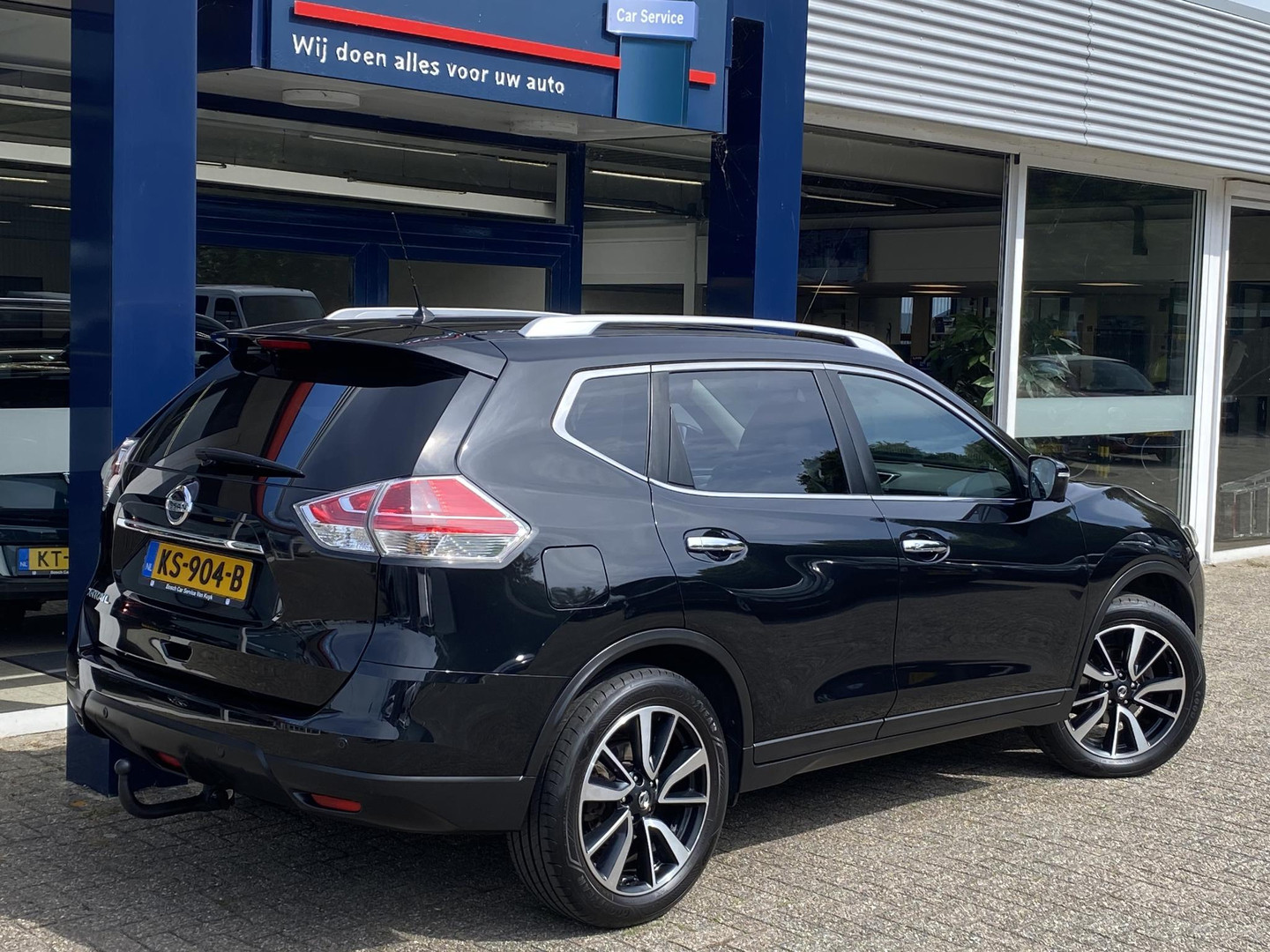 Nissan Nissan