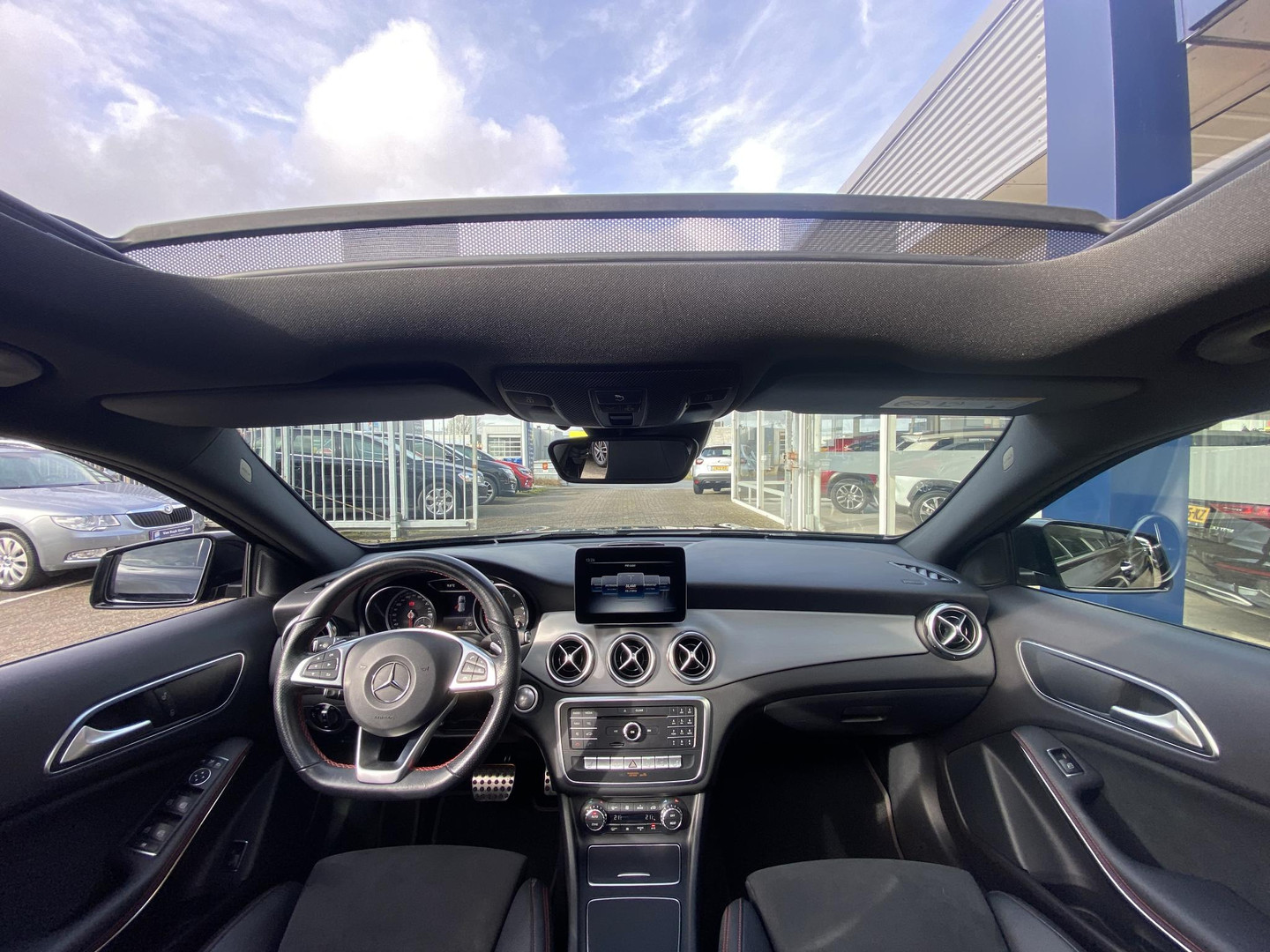 Mercedes-Benz Mercedes-Benz