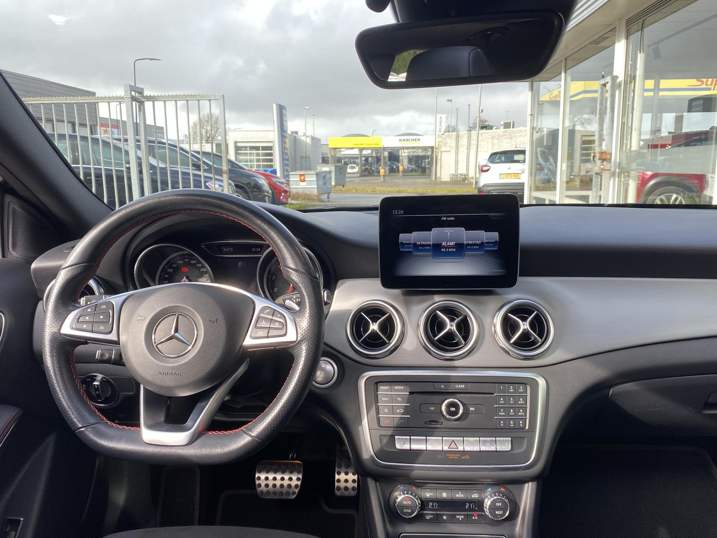 Mercedes-Benz Mercedes-Benz