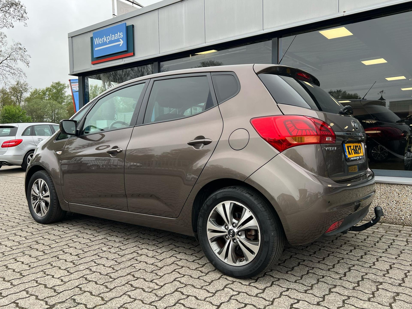 Kia