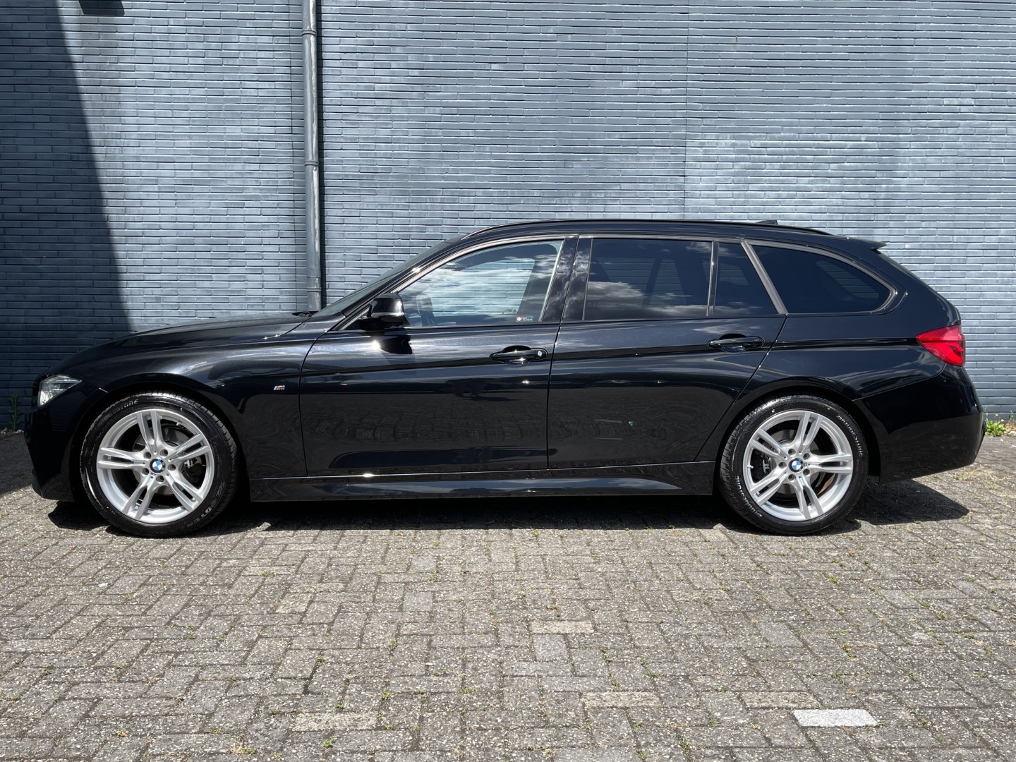 BMW BMW