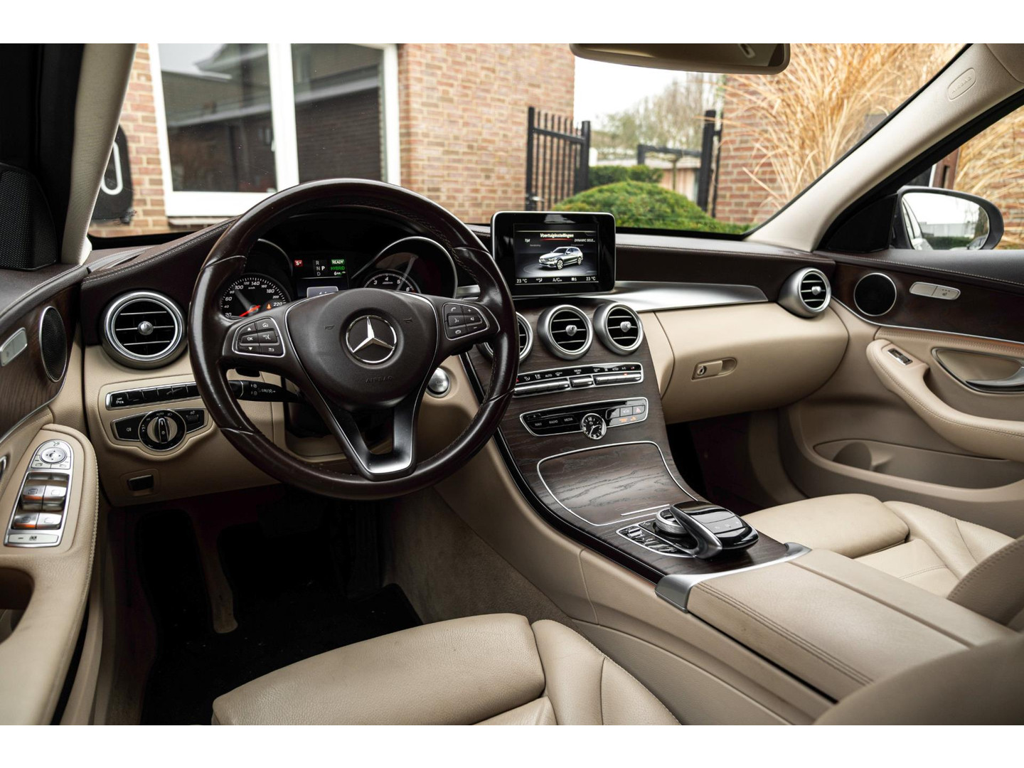 Mercedes-Benz Mercedes-Benz