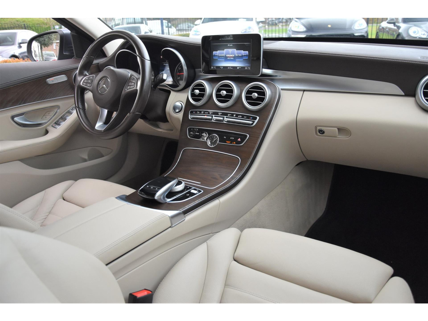 Mercedes-Benz Mercedes-Benz
