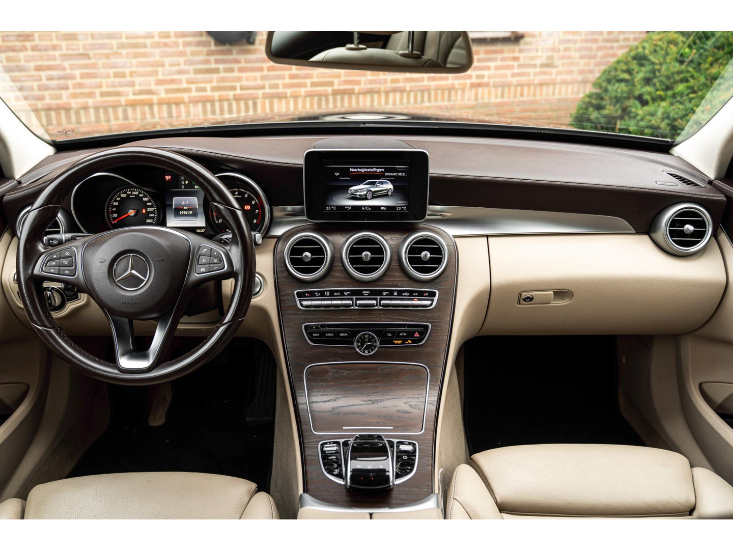 Mercedes-Benz Mercedes-Benz