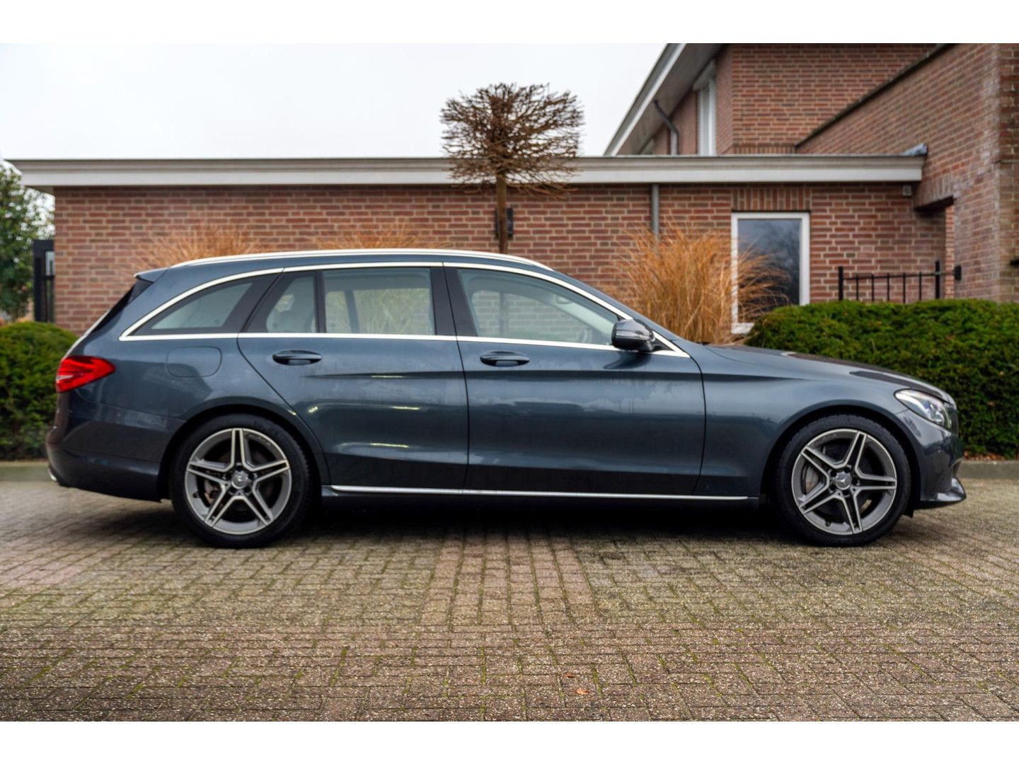 Mercedes-Benz Mercedes-Benz