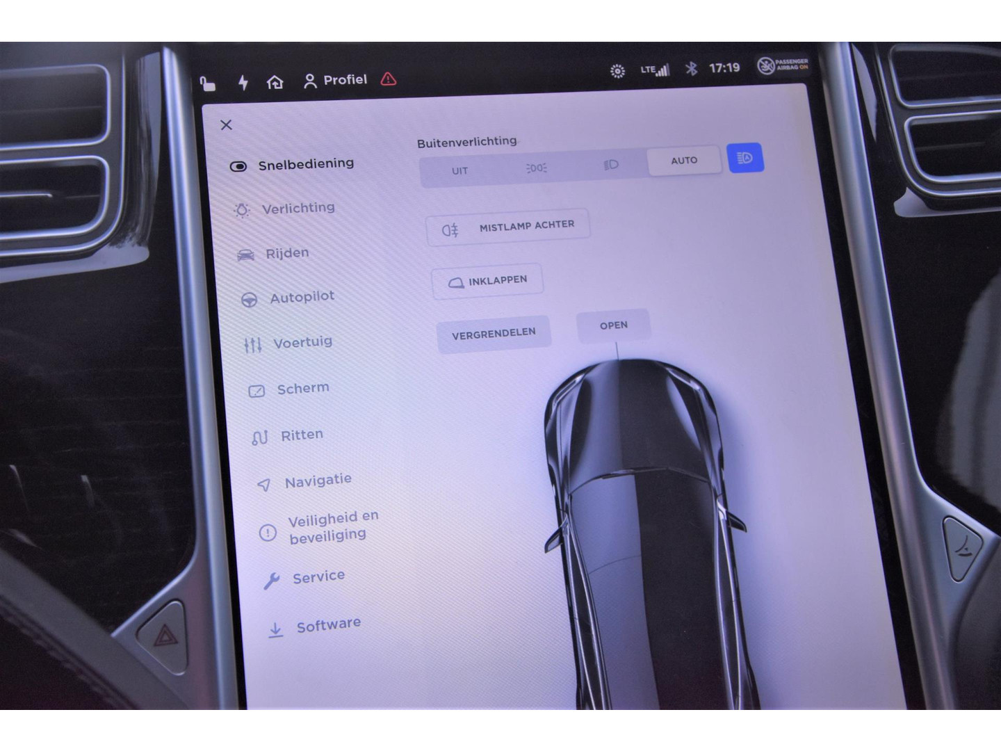 Tesla Tesla