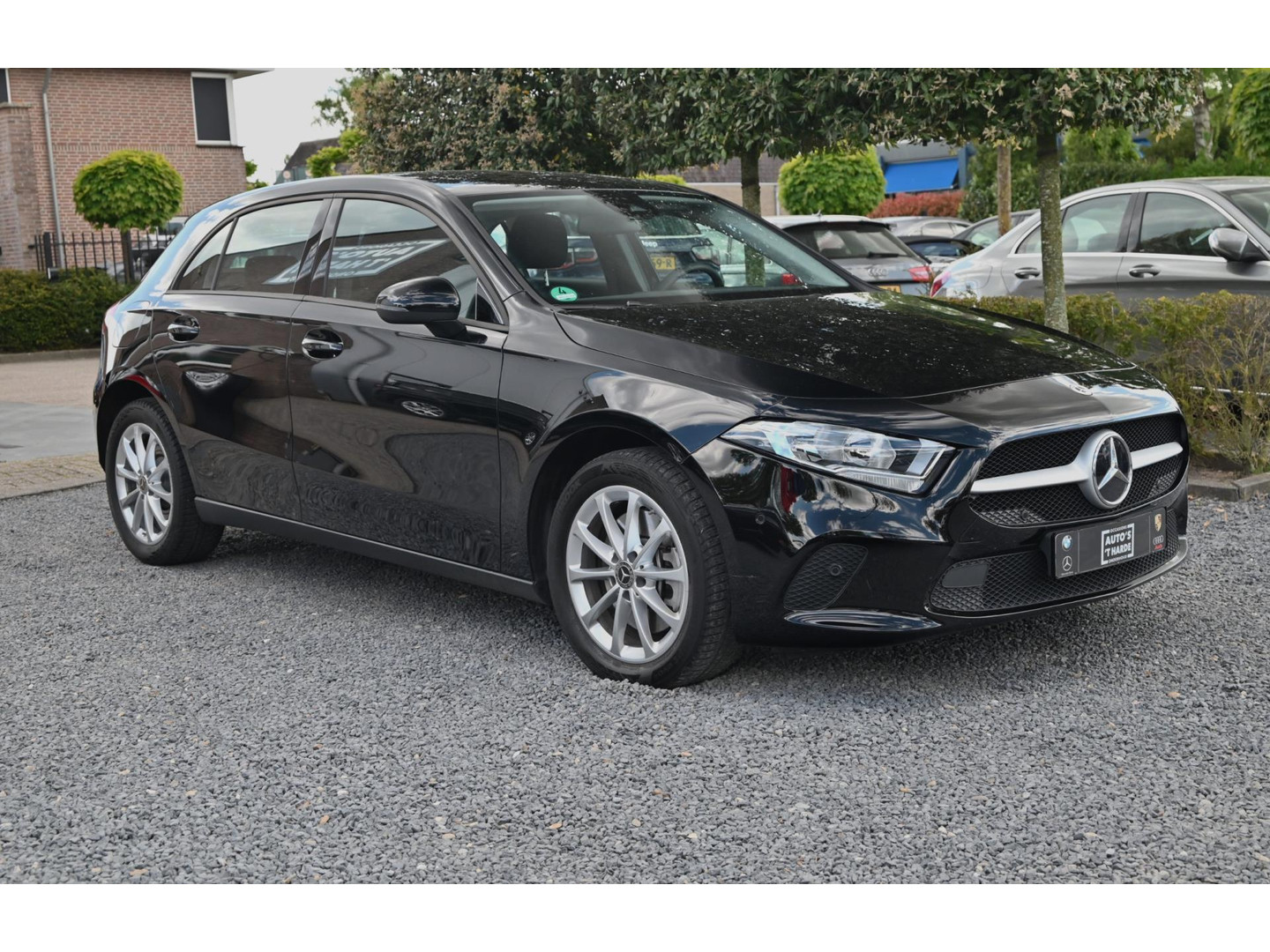 Mercedes-Benz Mercedes-Benz