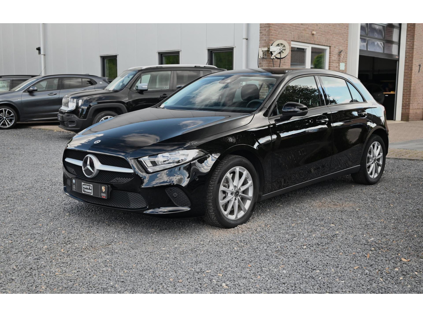 Mercedes-Benz Mercedes-Benz