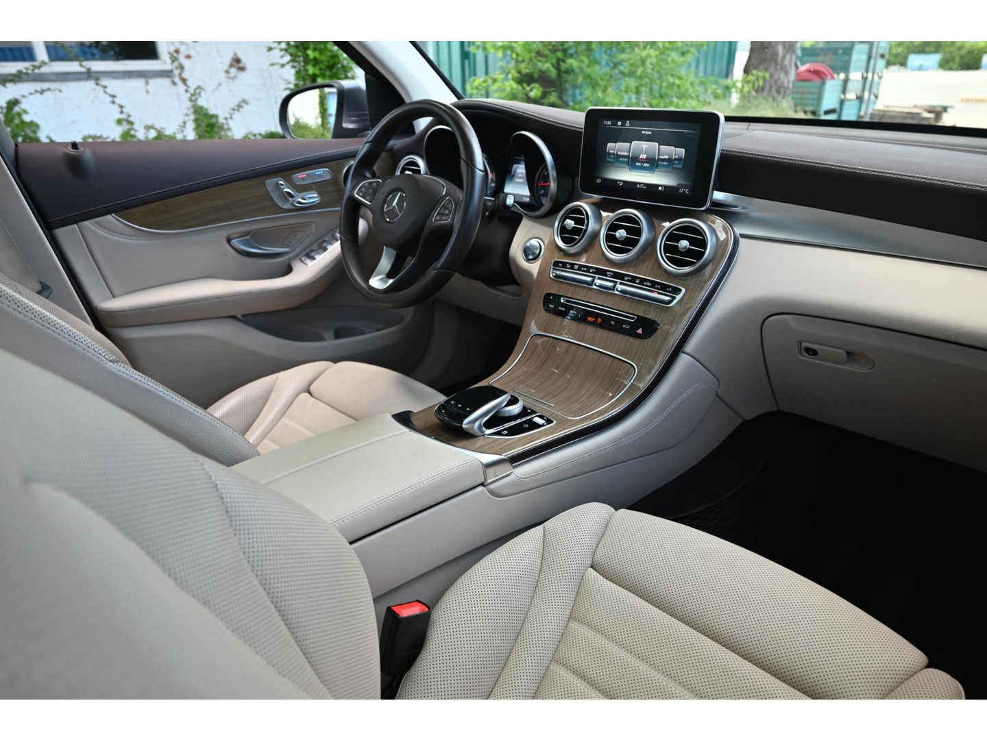 Mercedes-Benz Mercedes-Benz