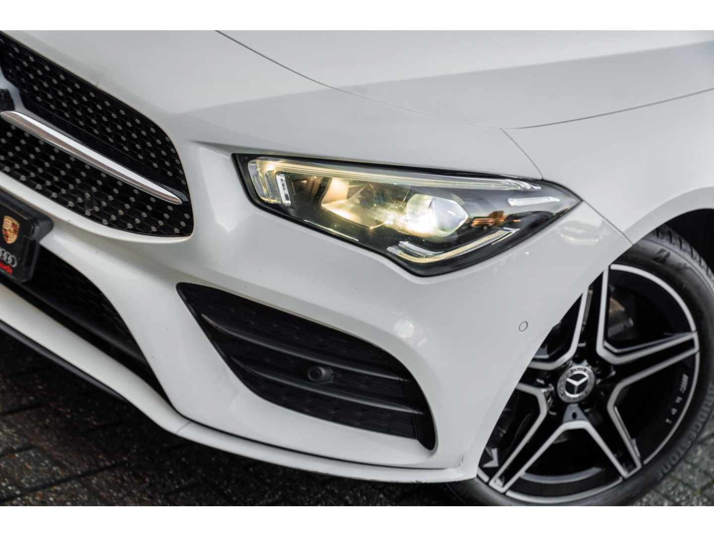 Mercedes-Benz Mercedes-Benz