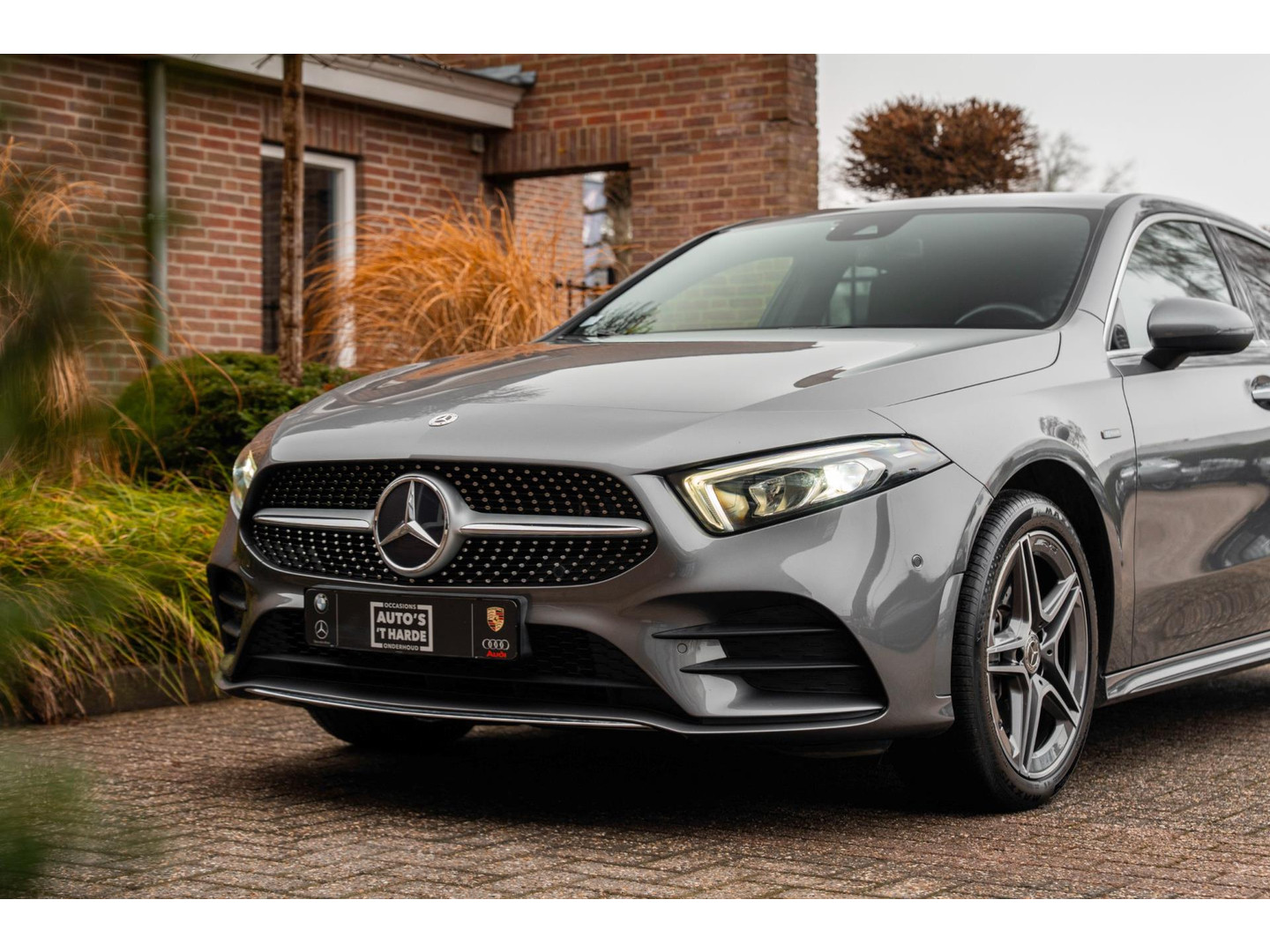 Mercedes-Benz Mercedes-Benz