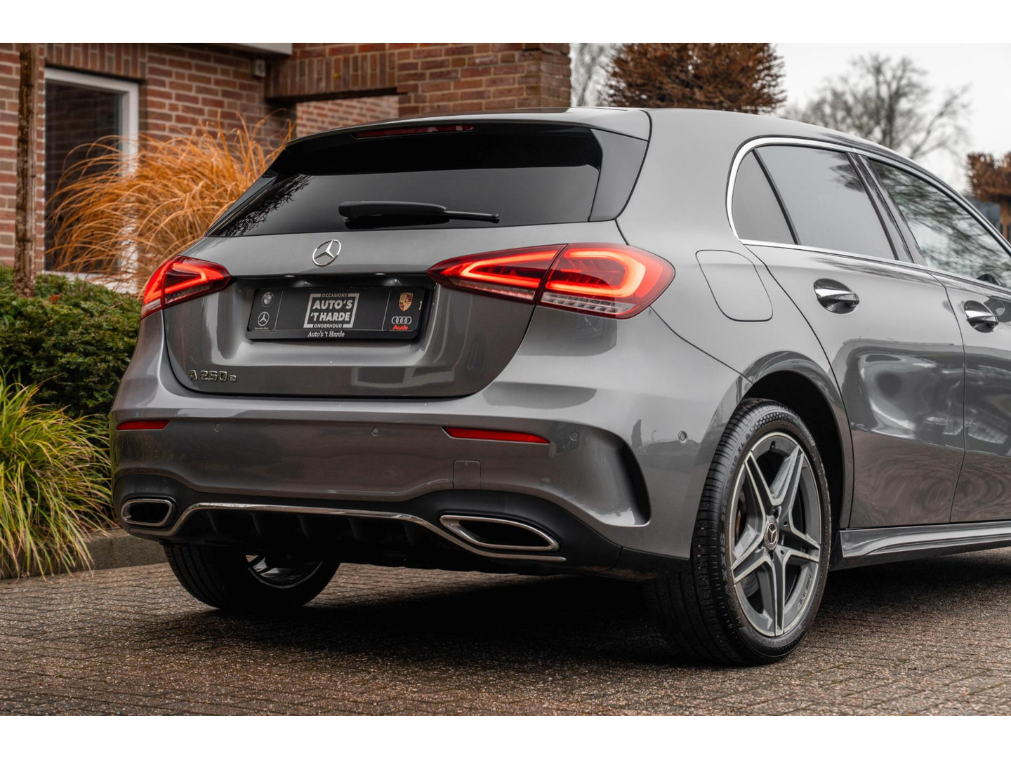 Mercedes-Benz Mercedes-Benz