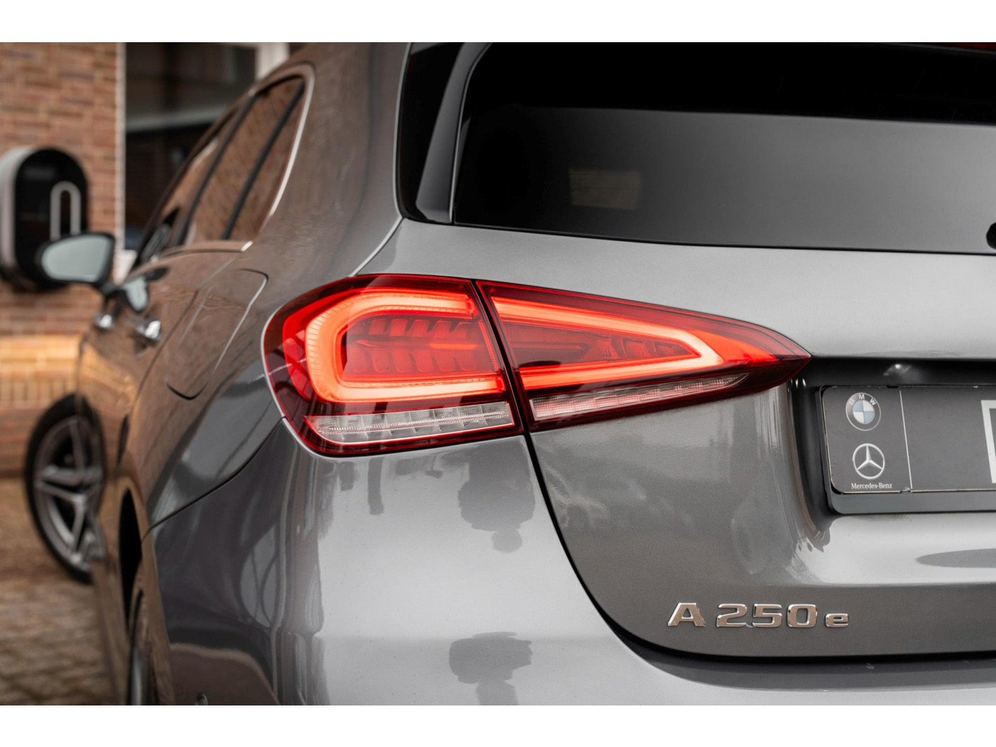 Mercedes-Benz Mercedes-Benz