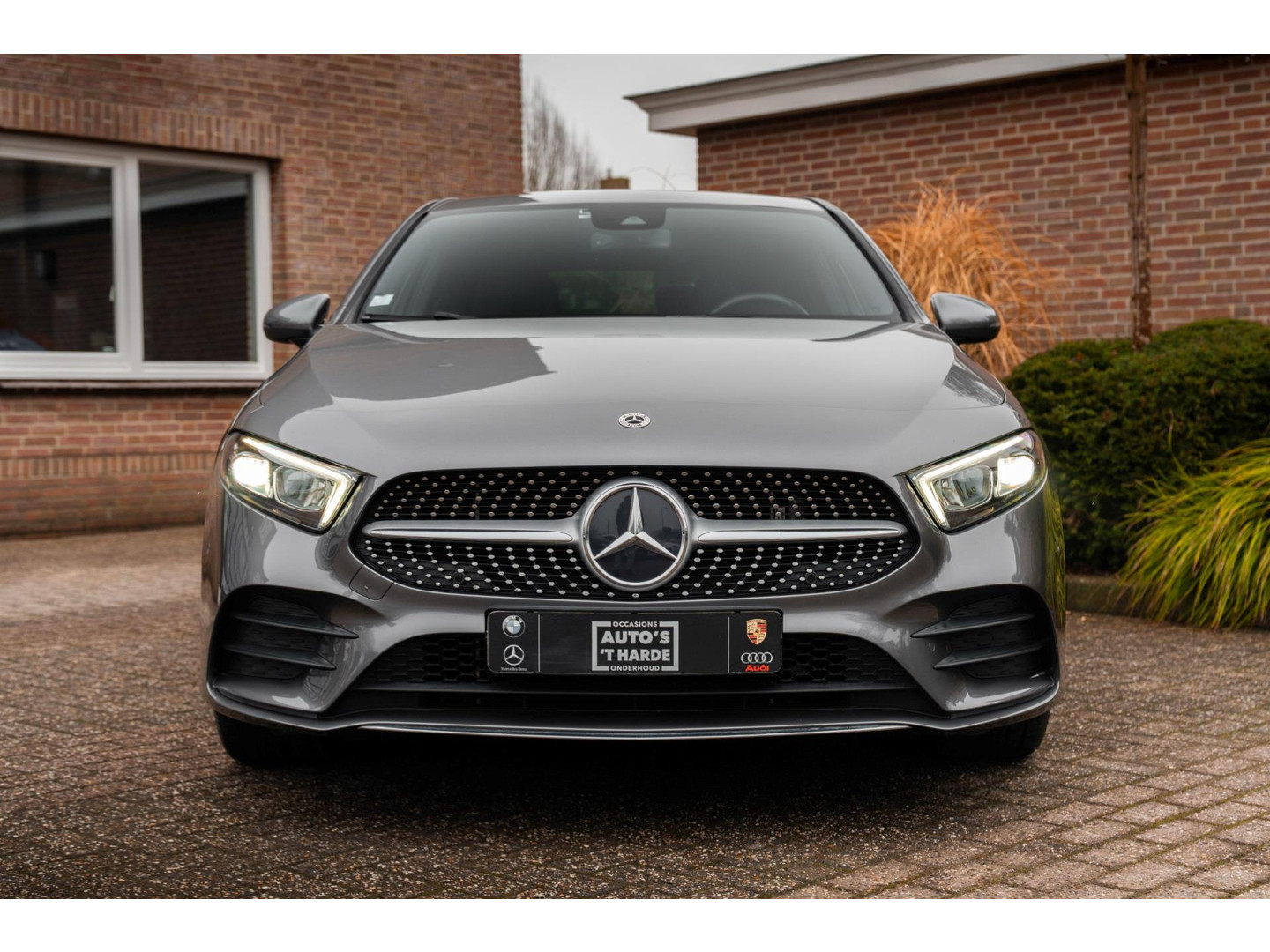 Mercedes-Benz Mercedes-Benz