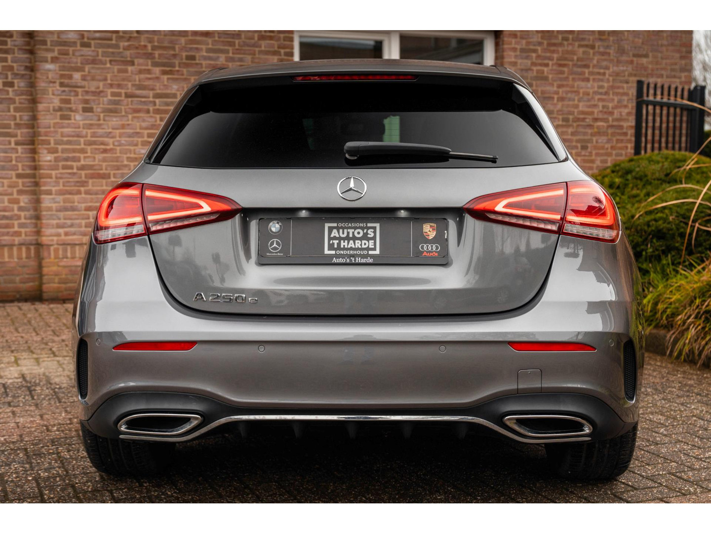 Mercedes-Benz Mercedes-Benz